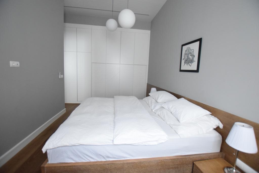 Luxury By Hi5 - Szervita Apartmán Budapest