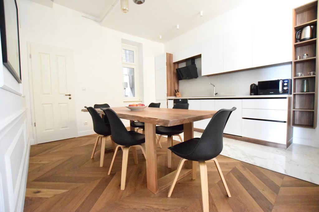 Luxury By Hi5 - Szervita Apartmán *